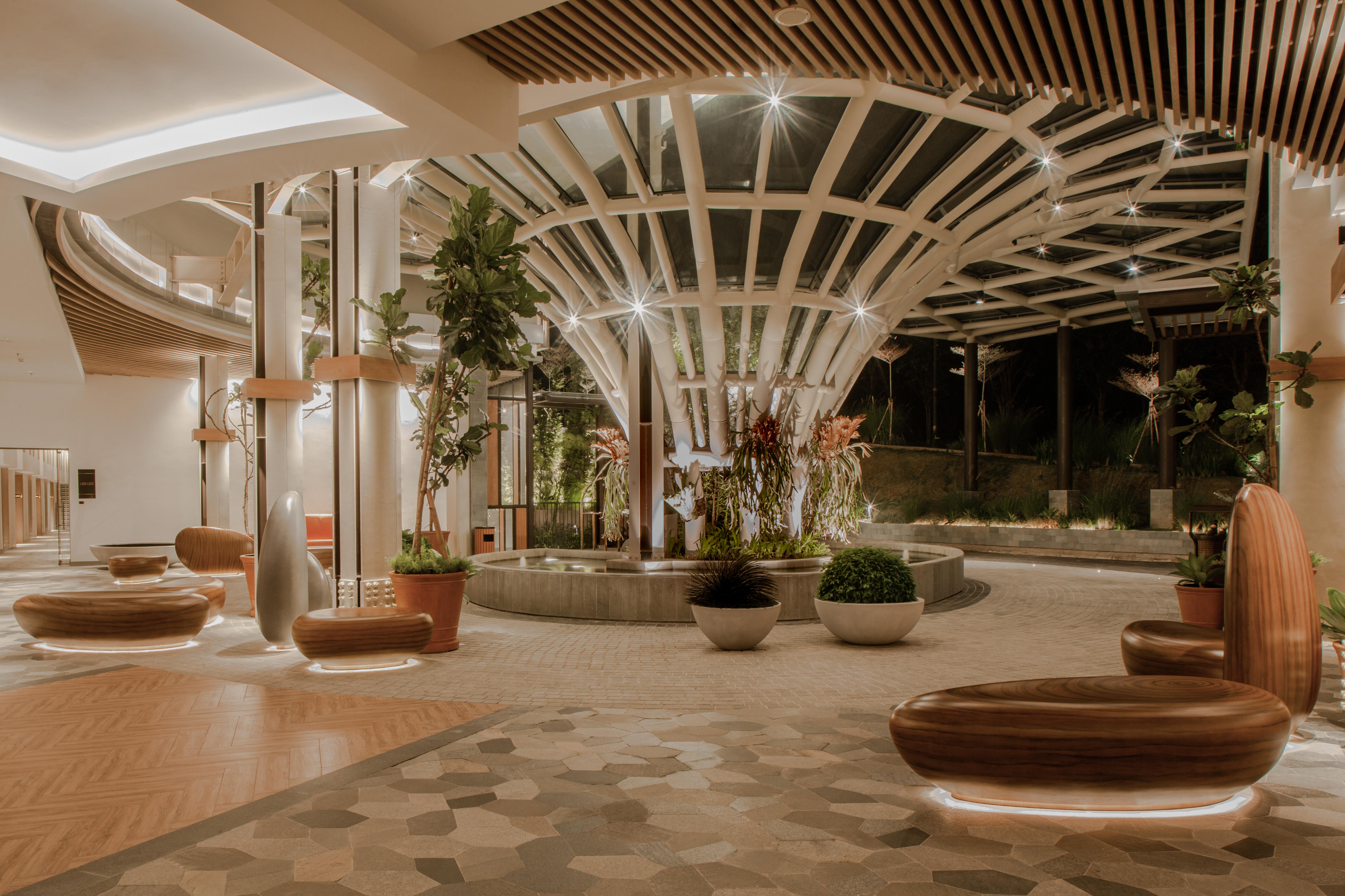 The Botanica Sanctuary Hotel Puncak Buitenkant foto The lobby of the hotel