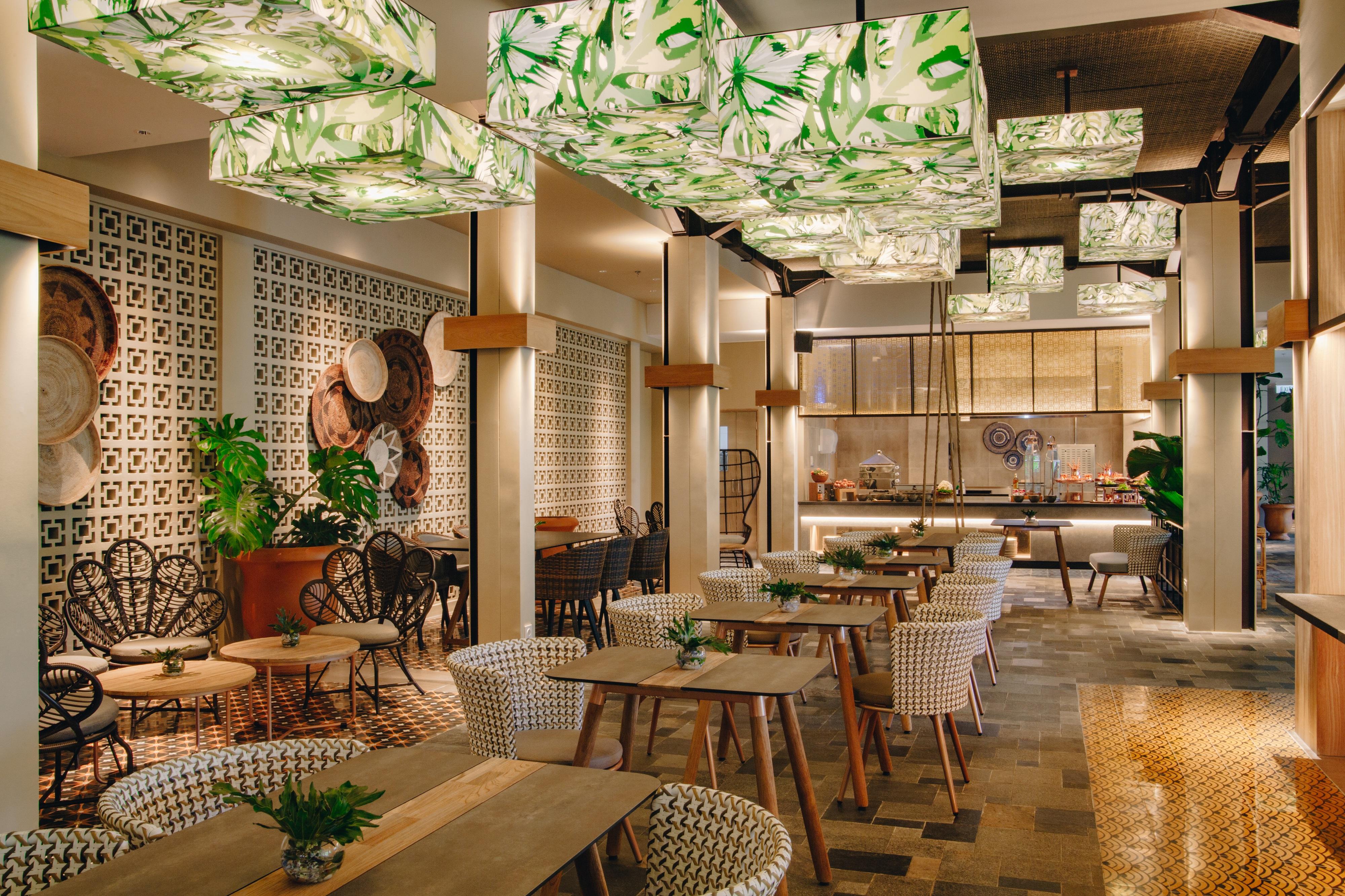 The Botanica Sanctuary Hotel Puncak Buitenkant foto The interior of the restaurant
