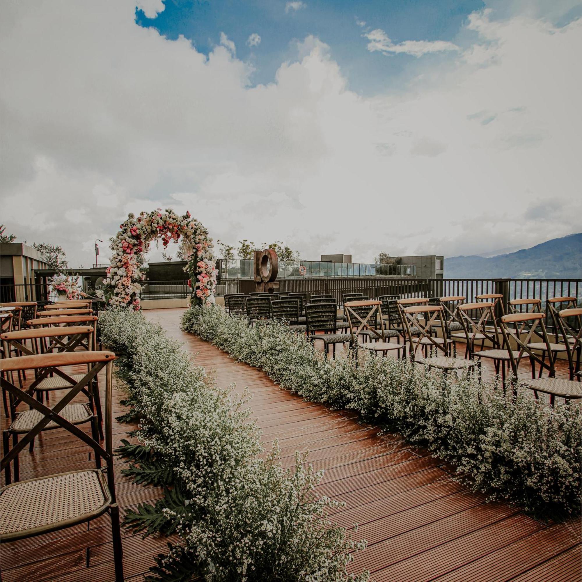 The Botanica Sanctuary Hotel Puncak Buitenkant foto The venue of the wedding